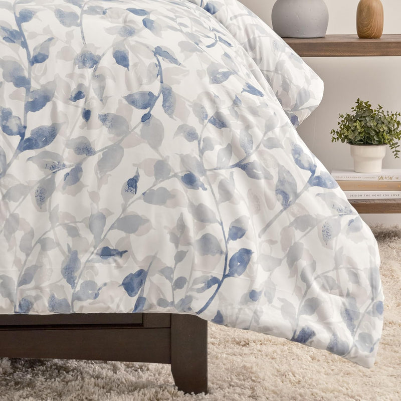 Chanasya Premium Layered Leaf Queen Comforter Set - Soft Blue Botanical Leaf Reversible Comforter Bedding Set- 3-Pieces - 1 Comforter and 2 Pillow Shams, Queen Size