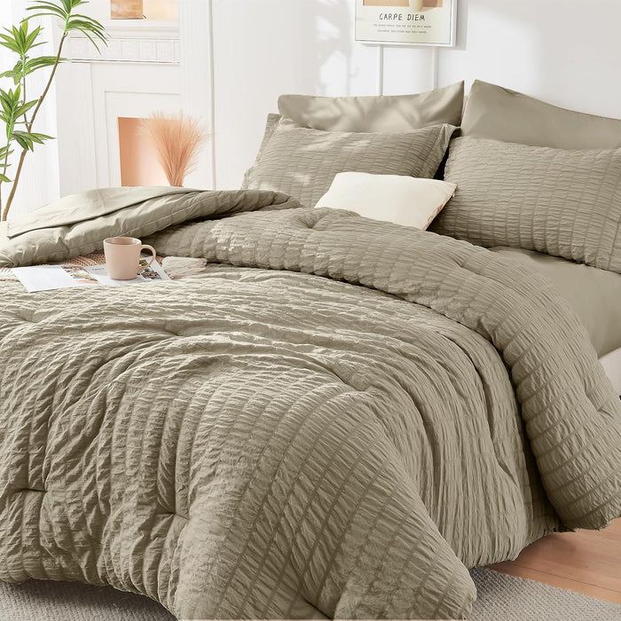 HYMOKEGE Beige Queen Comforter Set Seersucker 7 Pieces, All Season Luxury Bed in a Bag for Bedroom, Bedding Set with Comforters, Sheets, Pillowcases & Shams