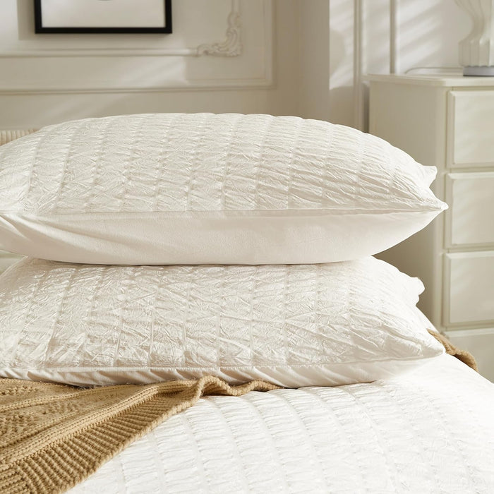 JELLYMONI Seersucker Standard Pillowcase Set, 2 Pack White Breathable Pillow Covers with Envelope Closure, Textured Polyester Bed Pillow Covers for Stylish Bedding (Pillows are not Included)