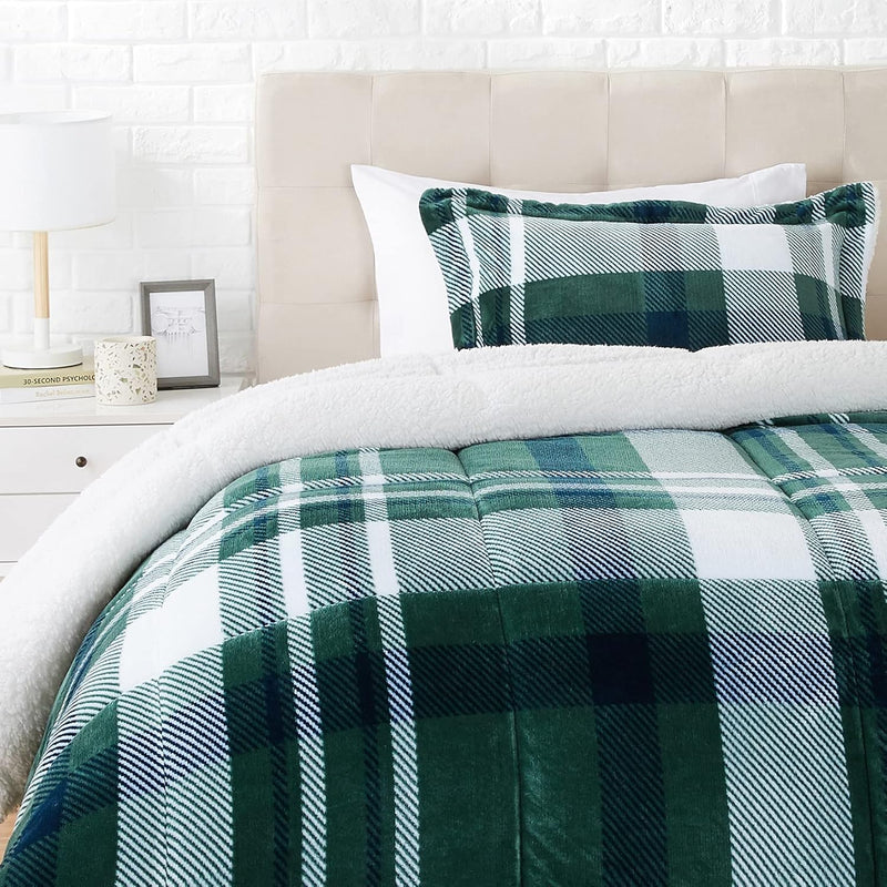 Amazon Basics 3 Piece Bedding Set, Micromink Sherpa, Ultra-Soft, Warm All Season Comforter, Full/Queen, Green Plaid