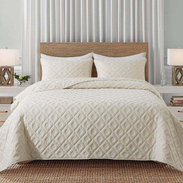 HIARUO 3-Piece Queen Quilt Set - Soft Warm Ultrasonic Reversible Pleated Ruffled Coverlet Bedspread Set (90 x 90 Inch) with 2 Pillow Sham (20 x 26 Inch), White