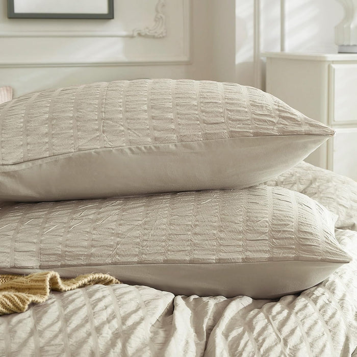 JELLYMONI Seersucker Standard Pillowcase Set, 2 Pack White Breathable Pillow Covers with Envelope Closure, Textured Polyester Bed Pillow Covers for Stylish Bedding (Pillows are not Included)