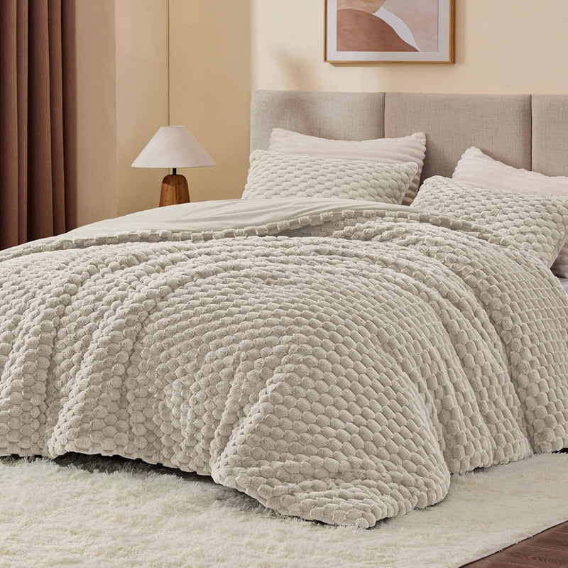 BEDELITE Fluffy King Size Comforter Set - Grey Fleece Soft Comforter for King Size Bed, Luxury Warm Bedding Set for Winter, Fuzzy Bed Set 3 Pieces (1 Comforter, 2 Pillowcases)