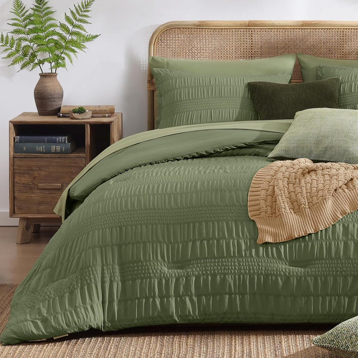 CASAAGUSTO Queen Comforter Set, 7 Pieces Beige Seersucker Bed in a Bag Queen Size Soft All Seasons, Bedding Sets with Comforter, Flat Sheet, Fitted Sheet, 2 Pillow Shams, 2 Pillowcases
