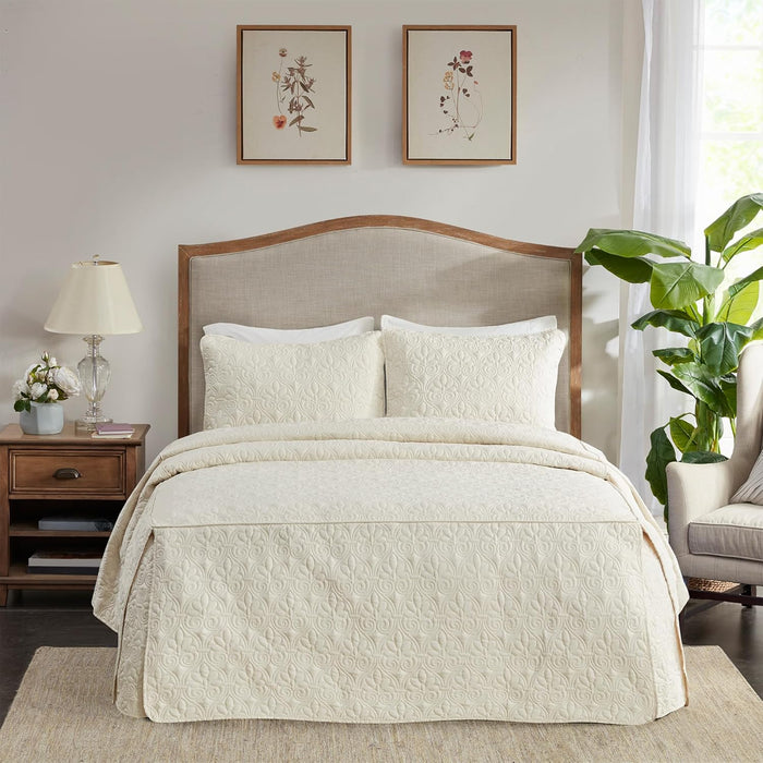 Madison Park Quebec Split Corner Quilted Bedspread Classic Traditional Design All Season, Lightweight, Bedding Set, Matching Shams, Queen, Damask Quilted Navy 3 Piece