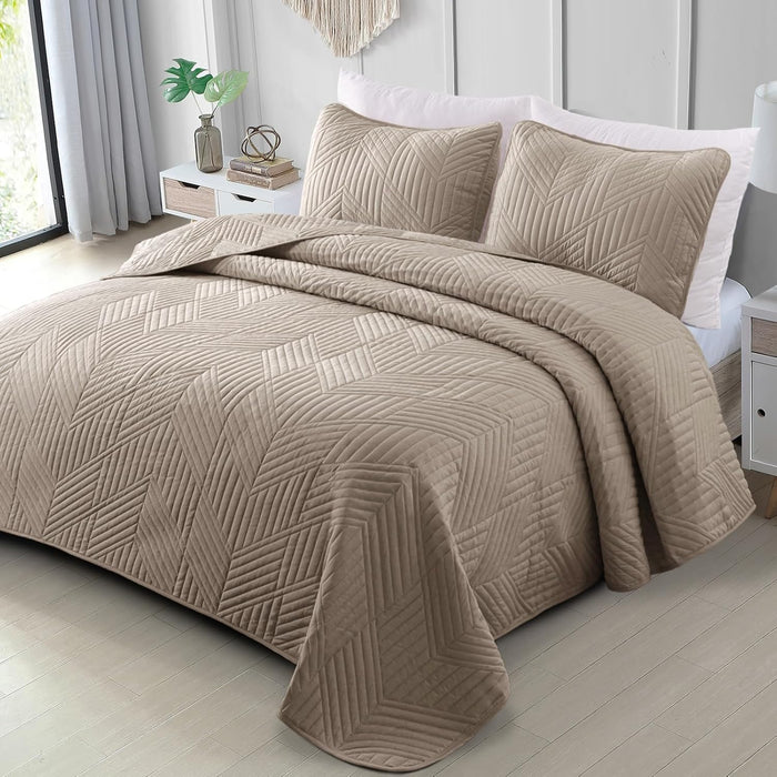 Exclusivo Mezcla Ultrasonic Full Queen Quilt Bedding Set, Lightweight Brich Beige Bedspreads Soft Modern Geometric Coverlet Set for All Seasons (1 Quilt and 2 Pillow Shams)