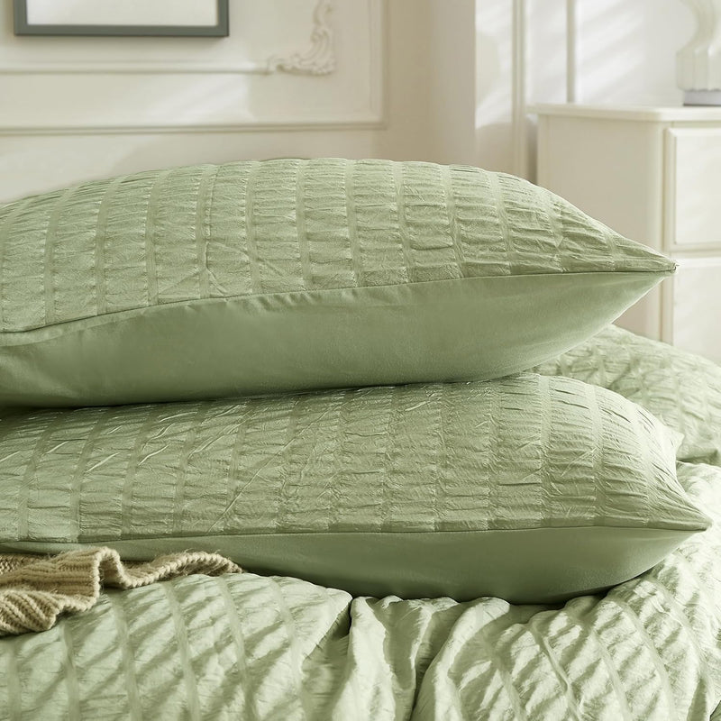 JELLYMONI Seersucker Standard Pillowcase Set, 2 Pack White Breathable Pillow Covers with Envelope Closure, Textured Polyester Bed Pillow Covers for Stylish Bedding (Pillows are not Included)