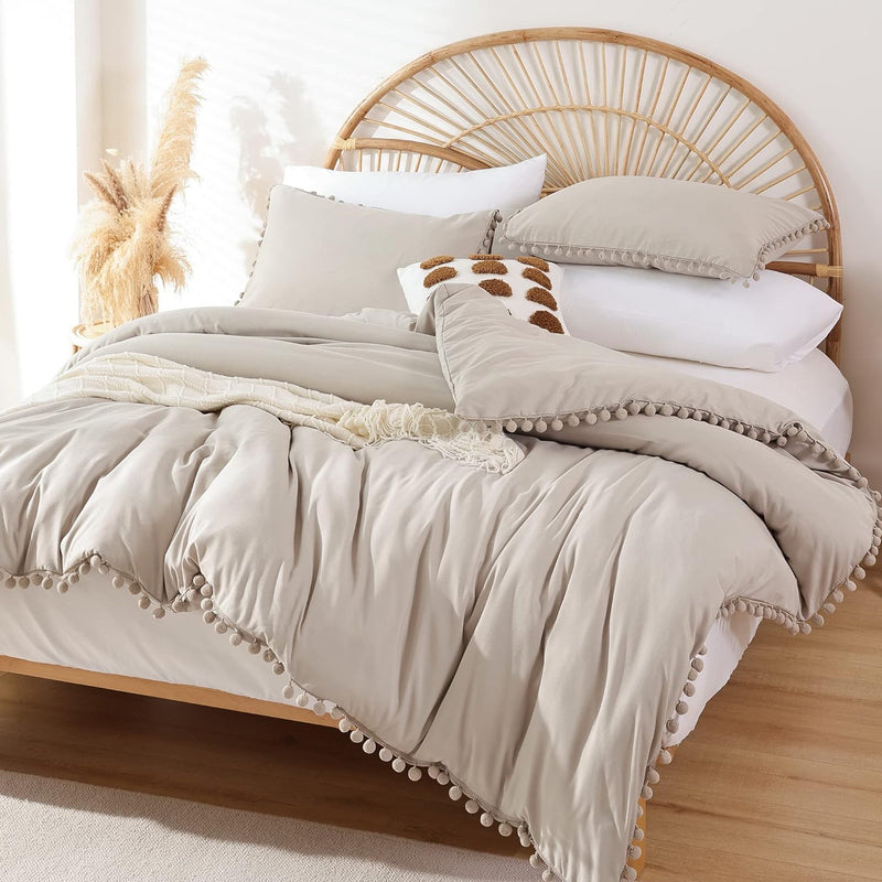 YIRDDEO Queen Comforter Set - Comforter Queen Size Sets with Ball Pom Fringe, Soft Bedding Set for All Seasons - 3 Pieces, 1 Comforter (90"x90") & 2 Pillow Shams (20"x26"), Blush