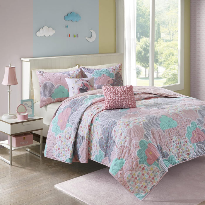 Intelligent Design Kids Twin Quilt Bedding Set, Cotton Coverlet Sun Girls Bedding Set Rainbow & Clouds Reversible Dawn Light & Breathable Sham Throw Pillow Twin Yellow/Coral 3 Piece