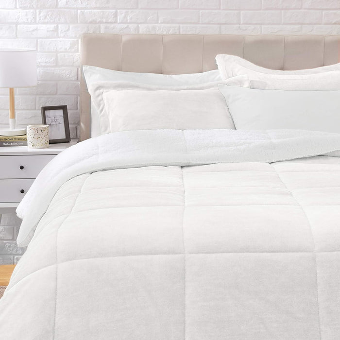 Amazon Basics 3 Piece Bedding Set, Micromink Sherpa, Ultra-Soft, Warm All Season Comforter, Full/Queen, Navy Blue, Solid