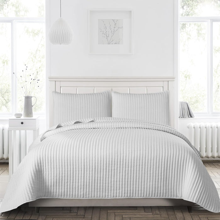 Petrichor White Quilt King Size Bedspread-Pre-Washed Lightweight for All Seasons,Ultra Soft & Breathable Comforter,Machine Washable,3-Piece Set:1Quilt(106" x96”) and 2 Pillow Shams(20"x36")