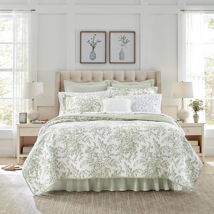 Laura Ashley - Queen Quilt Set, Soft & Reversible Cotton Floral Bedding with a Medium Weight Feel, 3 Piece Bed Set with Matching Pillowcases (Bedford Pink)