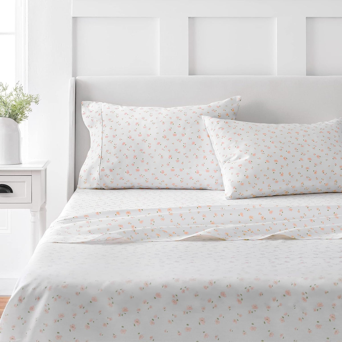 MARTHA STEWART 100% Cotton Queen Sheet Set - 4 Piece, Soft, Smooth, Durable, Easy Care, 16" Deep Pocket Sheets, Bedding Sheets, Sateen Sheet, 1 Flat, 1 Fitted, 2 Pillowcases, White