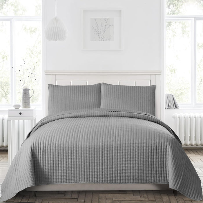 Petrichor White Quilt King Size Bedspread-Pre-Washed Lightweight for All Seasons,Ultra Soft & Breathable Comforter,Machine Washable,3-Piece Set:1Quilt(106" x96”) and 2 Pillow Shams(20"x36")