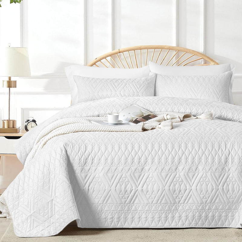 akkialla King/Cal King Size Quilt Bedding Set,Beige Lightweight Microfiber Soft Bedspread,Modern Style Geometric Pattern Coverlet Set for All Seasons,3 Piece(1 Quilt,2 Pillow Shams)