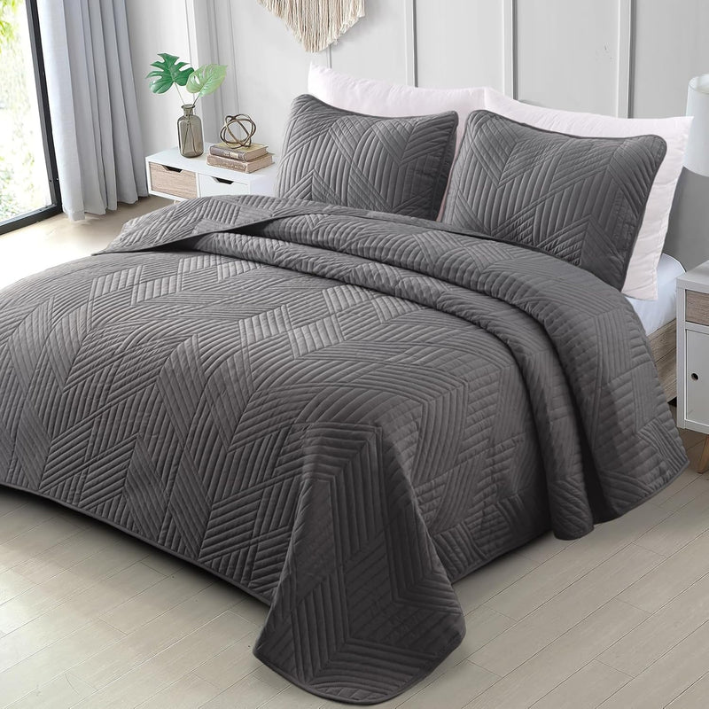 Exclusivo Mezcla Ultrasonic Full Queen Quilt Bedding Set, Lightweight Brich Beige Bedspreads Soft Modern Geometric Coverlet Set for All Seasons (1 Quilt and 2 Pillow Shams)