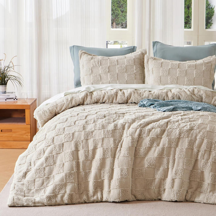 Joiedomi Tufted Queen Comforter Set, 3 Pieces Beige Boho Queen Bedding Set with 1 Plaid Geometric Comforter and 2 Pillow Shams, Checkered Bed in a Bag for All Seasons