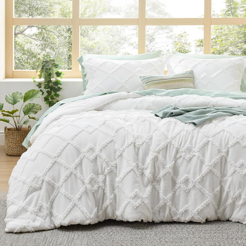 Bedsure Tufted Boho Comforter Set King Size - Beige Boho Bed Set, GentleSoft™ 3 Pieces Farmhouse Shabby Chic Embroidery Bedding, Gifts for Woman, Soft Jacquard King Comforter for All Seasons