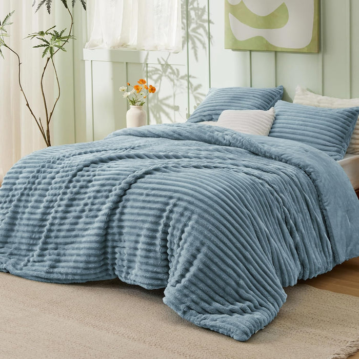 Bedsure Fluffy Comforter Set King Size - Super Soft Faux Fur Bed Set Cream White, Warm Plush Fleece Winter Bedding, 3 Pieces, 1 Shaggy Fuzzy All Seasons King Comforter with 2 Pillowcases