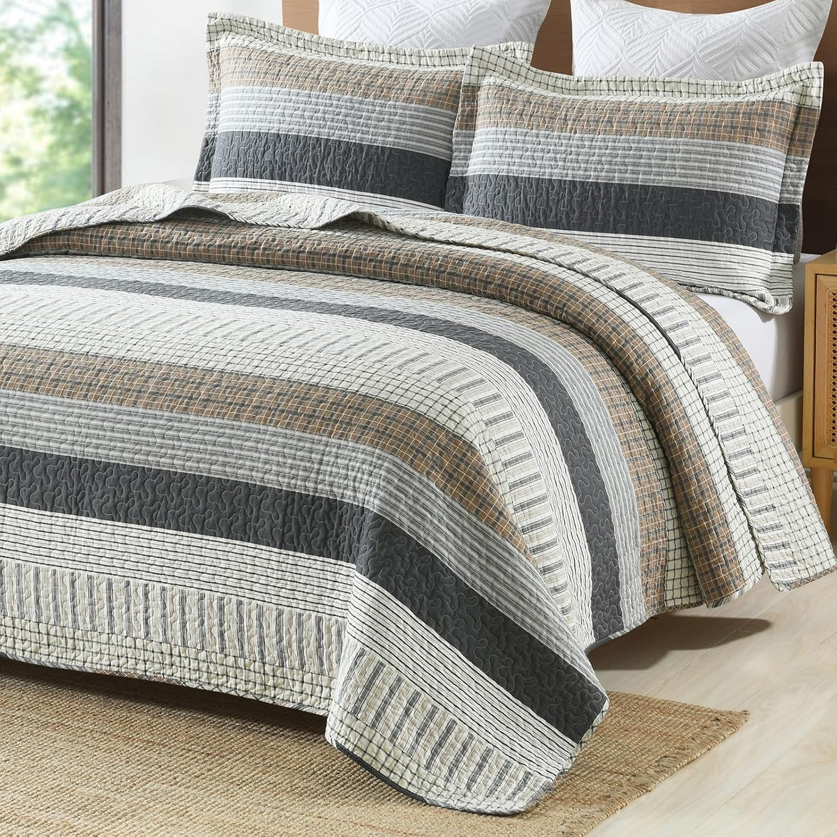 Striped Farmhouse Queen Quilt - 100% Cotton Queen Size Quilt Set, Beige Brown Green Lightweight Bedspread for Queen Bed, Breathable Coverlet Bedding Set for All Season, 3-Piece (98"x90")