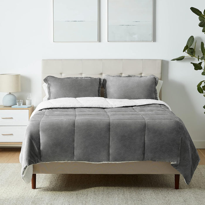 Amazon Basics 3 Piece Bedding Set, Micromink Sherpa, Ultra-Soft, Warm All Season Comforter, Full/Queen, Navy Blue, Solid