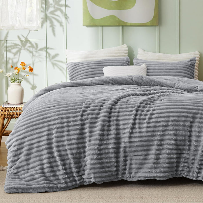 Bedsure Fluffy Comforter Set King Size - Super Soft Faux Fur Bed Set Cream White, Warm Plush Fleece Winter Bedding, 3 Pieces, 1 Shaggy Fuzzy All Seasons King Comforter with 2 Pillowcases