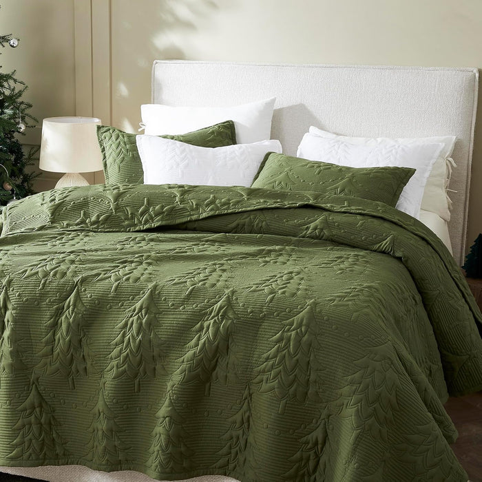 WDCOZY Red Christmas Oversized California King Size Quilt Bedding Sets with Pillow Shams, Cal King Soft Lightweight Bedspread Coverlet, 3 Pieces, 118x106 inches