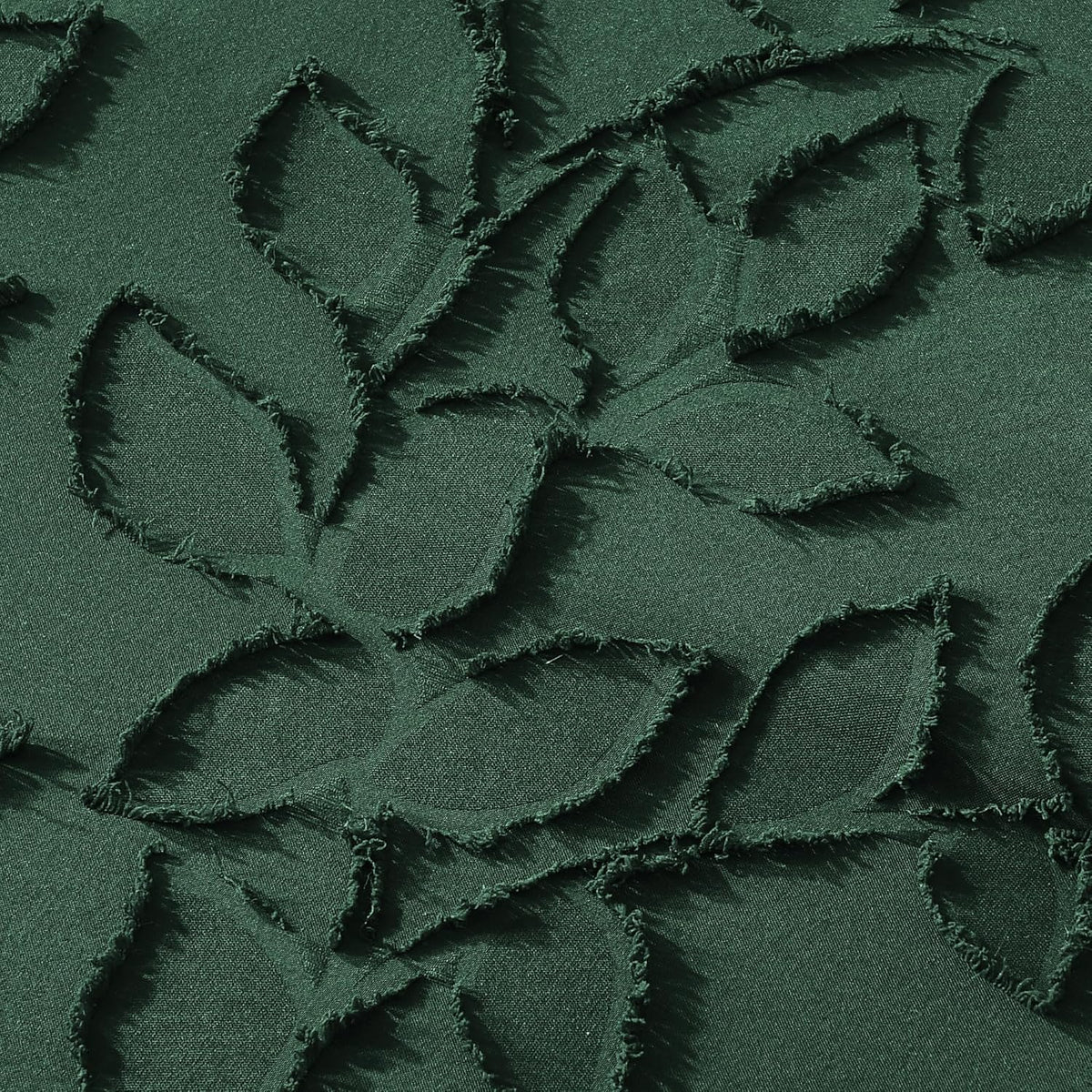 Litanika Queen Size Comforter Set Emerald Green, 3 Piece Dark Green Boho Tufted Bedding, Forest Green Fluffy Farmhouse Bed Set for All Season with 2 Leaf Pattern Pillowcases（90x90In）