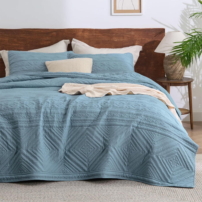 Bedsure Boho Quilt Queen Size - Lightweight Bedspread Queen Size with Geometric Stitched Pattern, Olive Green Farmhouse Soft Bedding Set Coverlet with 2 Pillow Shams for All Seasons, 90x96 inches