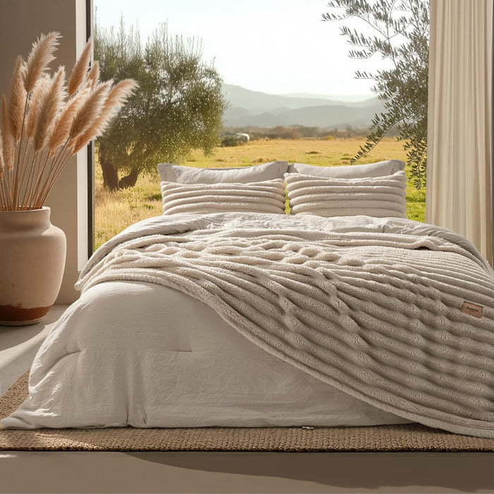 Bedsure Gentlesoft™ 2-in-1 Queen Comforter Set and Detachable Fluffy Blanket, Olive Green Bedding Set for All Season Use, SnapTech™ Design for Space Saving (Includes 2 Pillow Shams, 2 Pillowcases)
