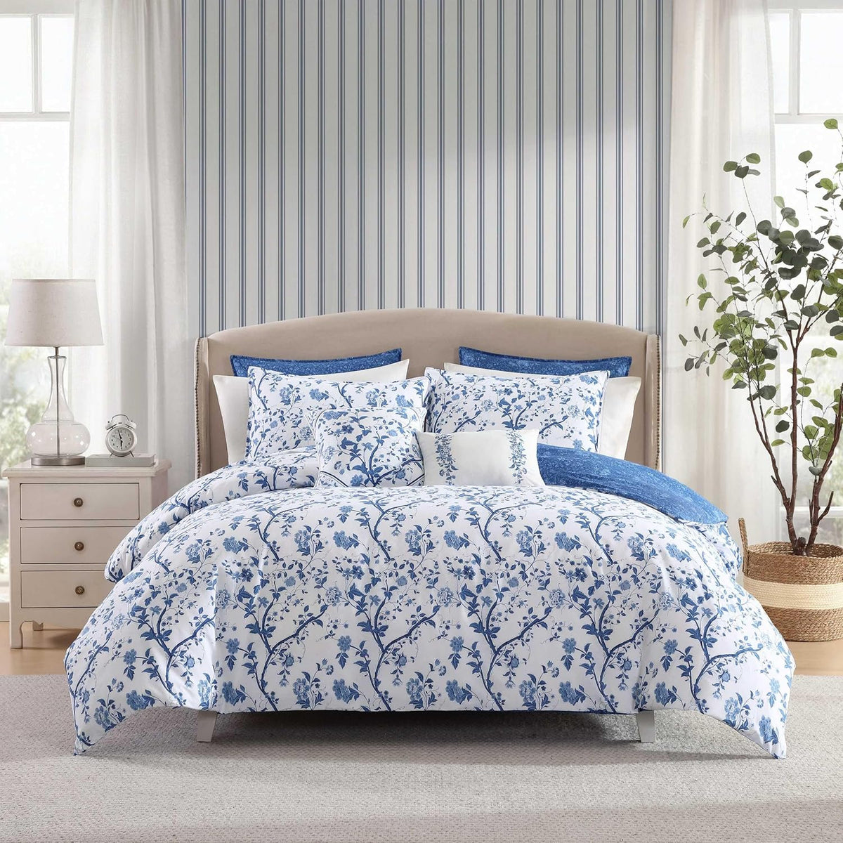 Laura Ashley - King Comforter Set, Soft & Reversible Cotton Bedding, Medium Weight 7 Piece Bed Set with Matching Pillowcases, Euro Shams & Bonus Throw Pillow Covers (Bramble Floral Green)
