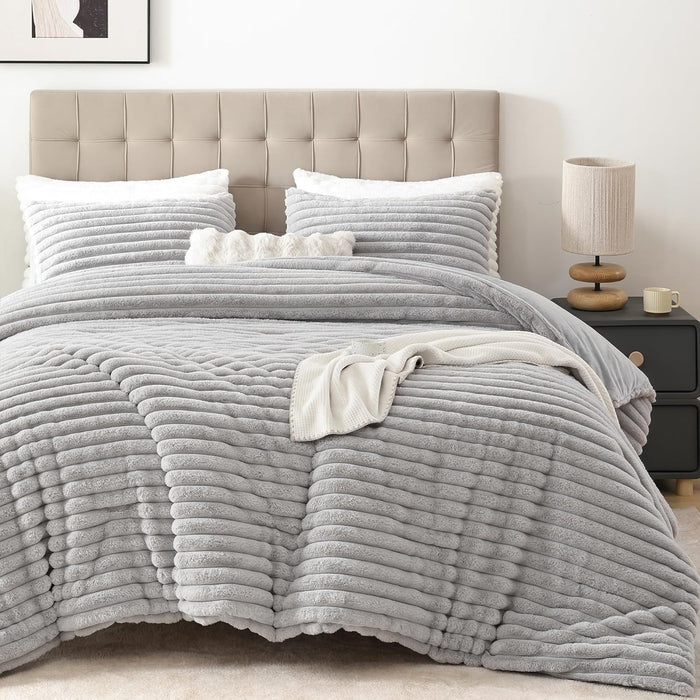 Smoofy Fluffy Queen Comforter Set 3 Pieces - Cream White Fleece Fluffy Comforter Set, Luxury Fuzzy Queen Bedding Set, Soft Warm Bed Set All Season, Heavy Faux Fur Comforter with 2 Pillow Cases