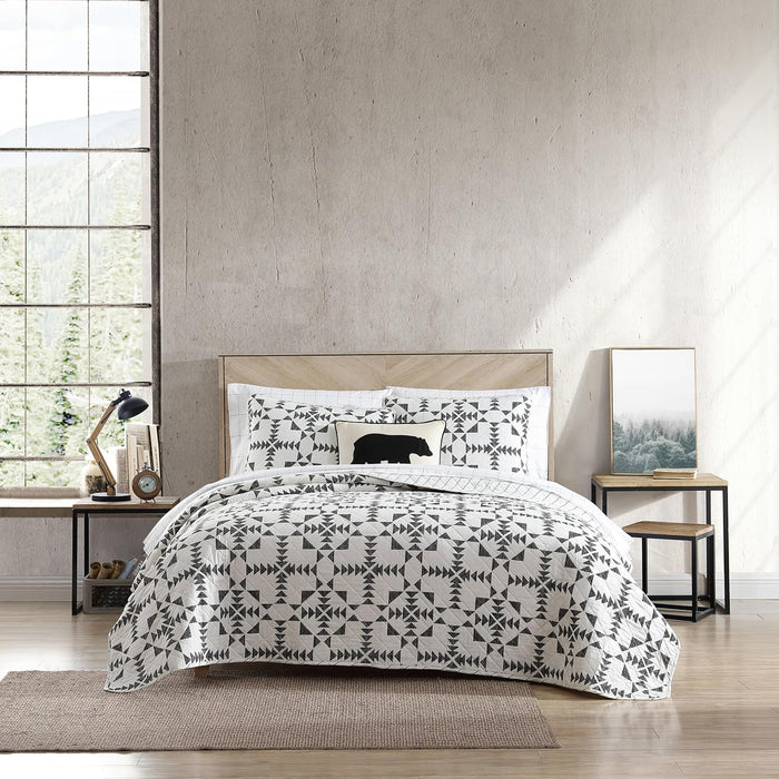 Eddie Bauer - Queen Quilt Set, Reversible Cotton Bedding with Matching Shams, Lightweight Home Decor for All Seasons (Eastmont Navy, Queen)