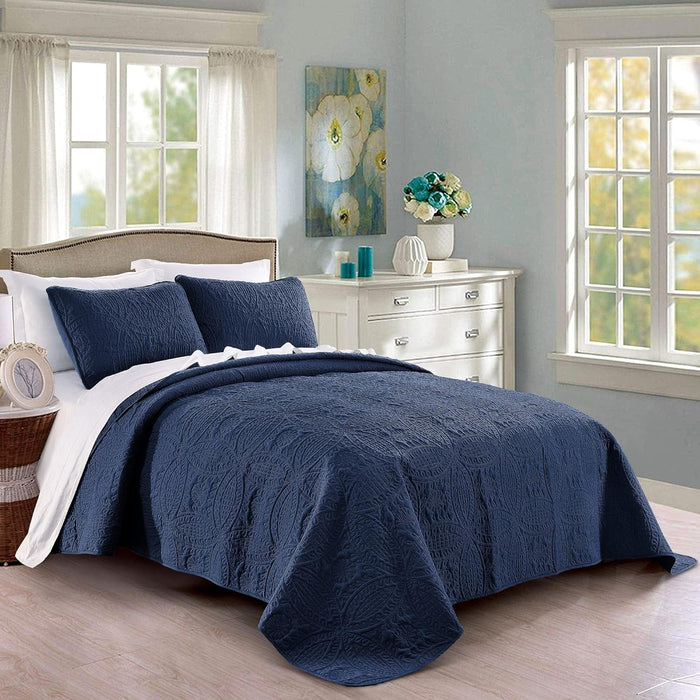 Pure Bedding Quilt Set Full/Queen Size Light Grey - Oversized Bedspread - Soft Microfiber Lightweight Coverlet for All Season - 3 Piece Includes 1 Quilt and 2 Shams, Geometric Pattern