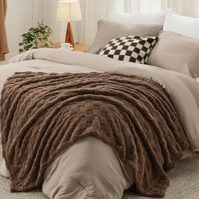 Bedsure Comforter Queen Size 5 Pieces - Queen Size Comforter Set with Fleece Throw Blanket and Decorative Pillow, Lightweiget Bedding Comforter Sets, All Season Bedding Sets, Khaki