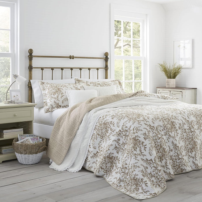 Laura Ashley - Queen Quilt Set, Soft & Reversible Cotton Floral Bedding with a Medium Weight Feel, 3 Piece Bed Set with Matching Pillowcases (Bedford Pink)