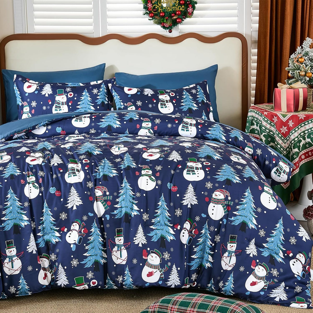Christmas Queen Comforter Set 7 Pieces, Red Christmas Deer Pattern Bed in a Bag, Soft Reversible Bedding Set Xmas Holiday Decor 90"x90"