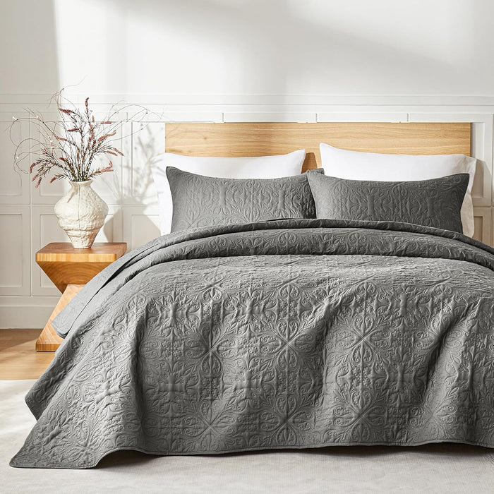 akkialla Full Queen Quilt Bedding Set for All Seasons,Lightweight White Bedspreads Queen Size,Modern Style Microfiber Soft Floral Pattern Coverlet Set(1 Quilt,2 Pillow Shams)