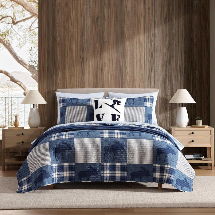 Eddie Bauer - Queen Quilt Set, Reversible Cotton Bedding with Matching Shams, Lightweight Home Decor for All Seasons (Eastmont Navy, Queen)