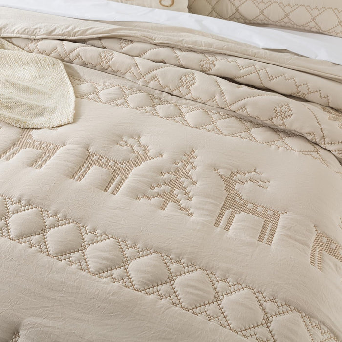 WDCOZY Christmas Queen Size Quilt Bedding Sets with Pillow Shams, Beige Lightweight Soft Bedspread Coverlet, Thin Comforter Bed Cover, All Season, 3 Pieces, 90x90 inches