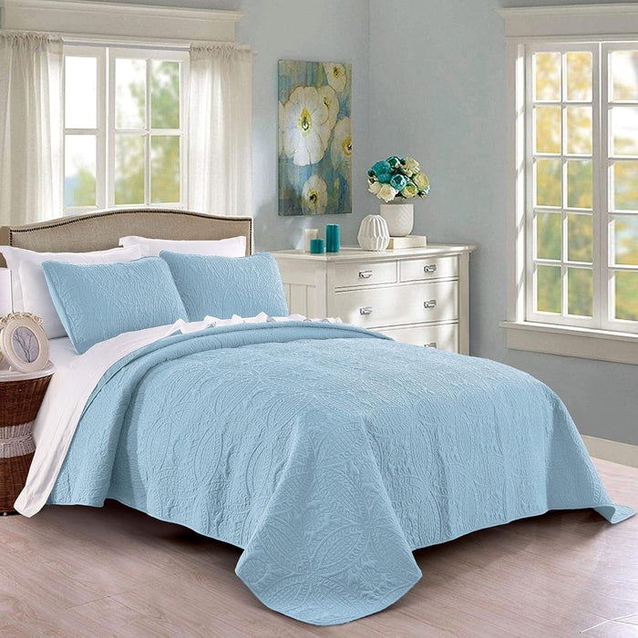 Pure Bedding Quilt Set Full/Queen Size Light Grey - Oversized Bedspread - Soft Microfiber Lightweight Coverlet for All Season - 3 Piece Includes 1 Quilt and 2 Shams, Geometric Pattern