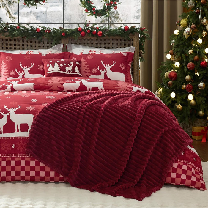 Bedsure Christmas King Comforter Set - 5 Pieces Christmas Bedding Set, King Bed in a Bag with 1 Soft Green Tree Reversible Comforter, 2 Pillow Shams, 1 Throw Blanket and 1 Decorative
