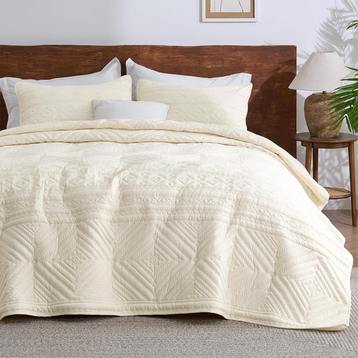 Bedsure Boho Quilt Queen Size - Lightweight Bedspread Queen Size with Geometric Stitched Pattern, Olive Green Farmhouse Soft Bedding Set Coverlet with 2 Pillow Shams for All Seasons, 90x96 inches