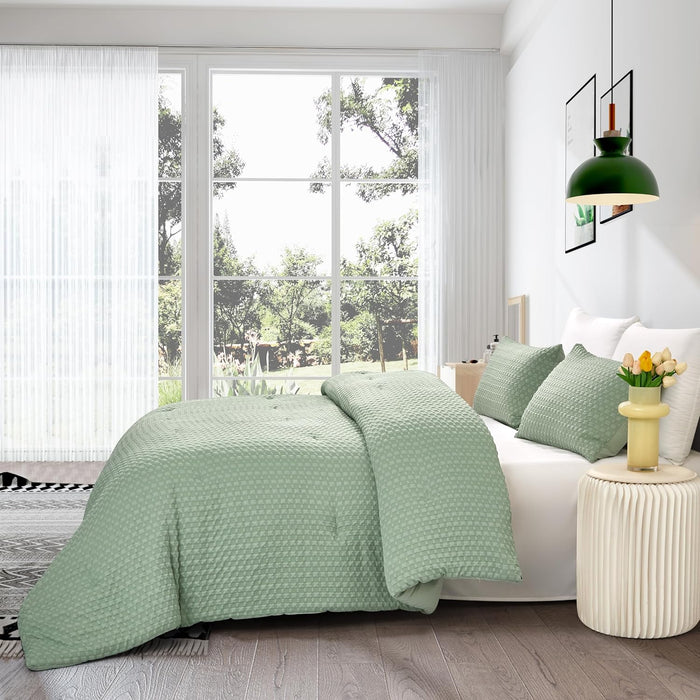3-Piece Comforter Set – Checkered Seersucker comforters Quilt Set with Microfiber Fill – Includes 1 Comforter & 2 Pillowcases – Lightweight, Soft & Wrinkle-Resistant (Green, Queen)